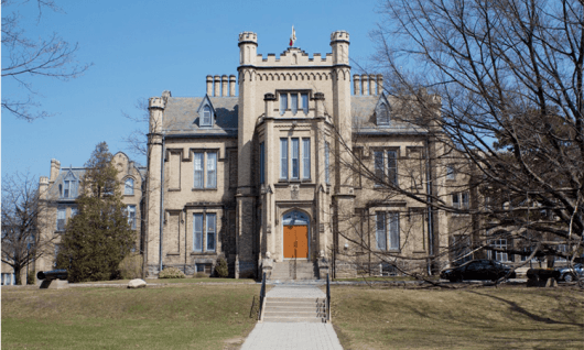 TRAFALGAR CASTLE SCHOOL / Уитби (Канада)